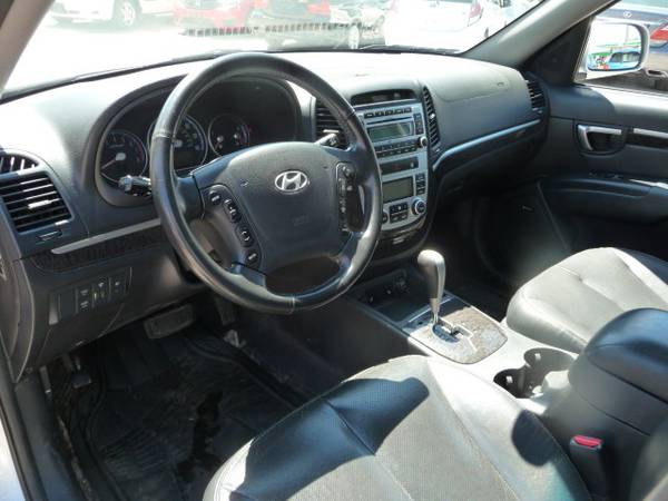 2008 Hyundai Santa Fe - - by dealer - vehicle for sale in milwaukee, WI – photo 12