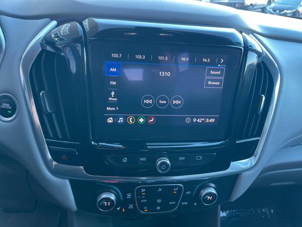 2020 Chevy Chevrolet Traverse LT Cloth suv Silver Ice Metallic for sale in Jerome, ID – photo 19