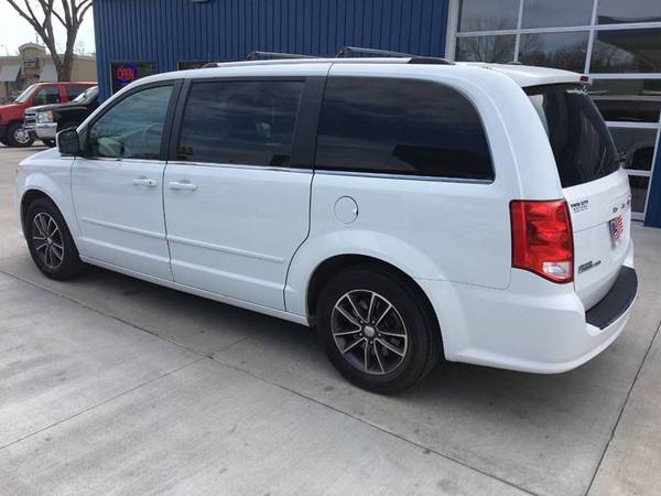 ★★★ 2017 Dodge Grand Caravan SXT / $2000 DOWN ★★ for sale in Grand Forks, ND – photo 8