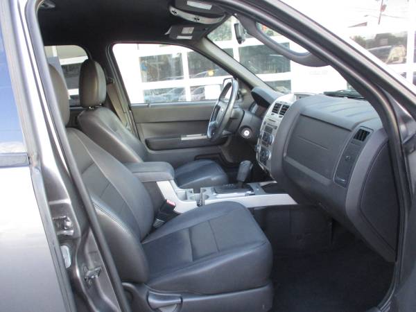2009 ford Escape XLT 4WD, Leather inside - - by for sale in Roanoke, VA – photo 14