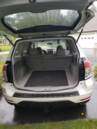 Subaru Forester AWD - cars & trucks - by owner - vehicle automotive... for sale in Green Bay, WI – photo 3