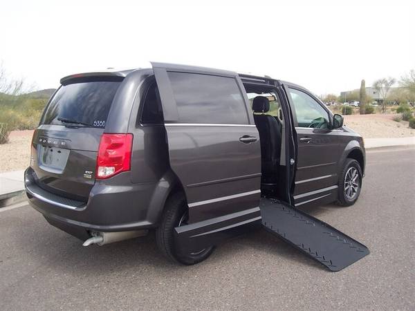2017 Dodge Grand Caravan SXT Wheelchair Handicap Mobility Van - cars for sale in Phoenix, WA – photo 4