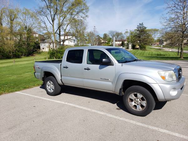2006 Toyota Tacoma double cab prerunner sr5 5ft bed for sale in Marysville, OH – photo 3