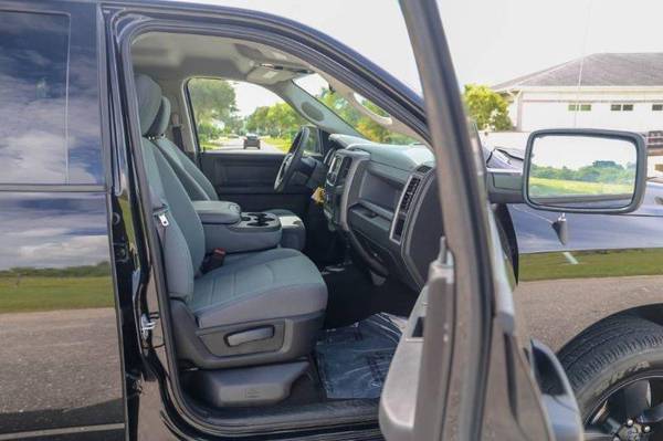 2018 Dodge RAM 1500 EXPRESS CREW CAB LOW MILES WARRANTY NICE TRUCK -... for sale in Sarasota, FL – photo 19