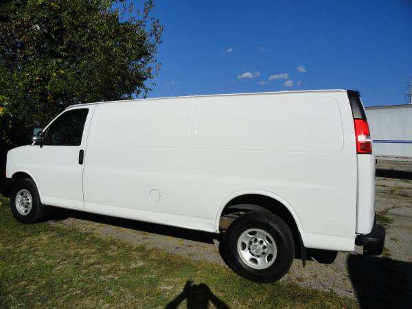 2008 RUST FREE CHEVY G3500 EXTENDED CARGO VAN WITH 6.0L ENGINE for sale in TALLMADGE, IN – photo 13