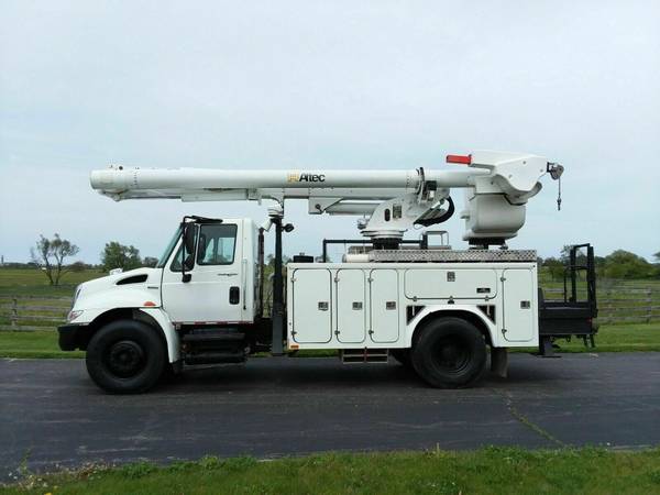 50' 2008 International 4300 Altec Bucket Truck Diesel Material... for sale in Gilberts, KY – photo 2