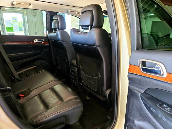 2011 Jeep Grand Cherokee LTD - - by dealer - vehicle for sale in Neenah, WI – photo 19