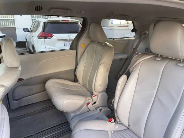 2013 Toyota Sienna XLE ++ 1 owner ++ Clean title ++ No accident -... for sale in Los Angeles, CA – photo 8