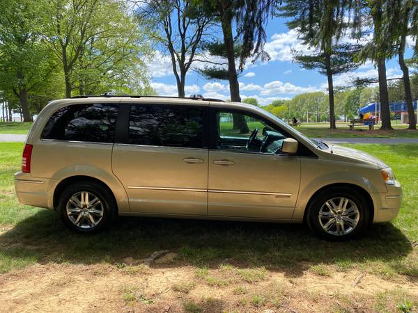 2010 Chrysler Town & Country Touring - - by dealer for sale in Lititz, PA – photo 4