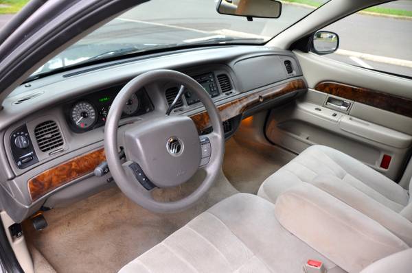 2006 Mercury Grand Marquis GS Premium 33K Miles Clean PA inspected for sale in Feasterville Trevose, PA – photo 11