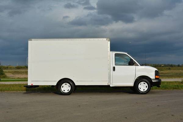 2012 GMC 3500 12ft Box Truck for sale in Peoria, IL – photo 4