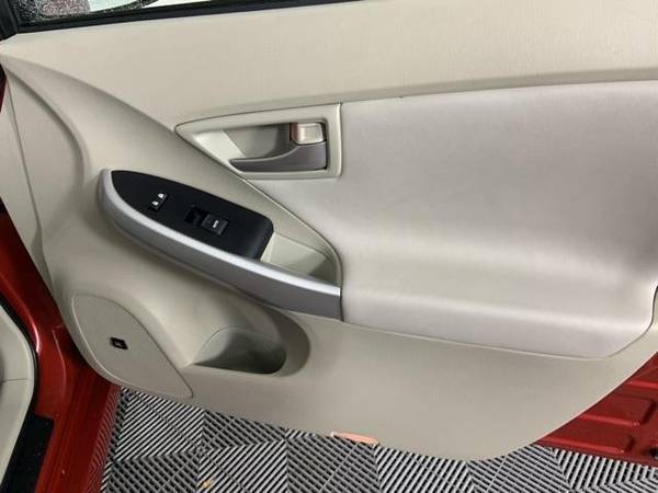 2014 Toyota Prius Four Stop In Save !! - cars & trucks - by dealer -... for sale in Gladstone, OR – photo 14