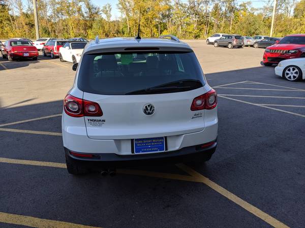 2011 VW Tiguan 4Motion for sale in Evansdale, IA – photo 2