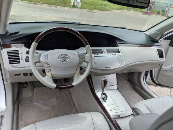 NICE 2008 Toyota Avalon Limited for sale in Des Moines, IA – photo 7