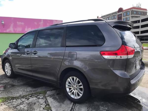 ♛ ♛ 2011 Toyota Sienna ♛ ♛ - cars & trucks - by dealer for sale in Other, Other – photo 4