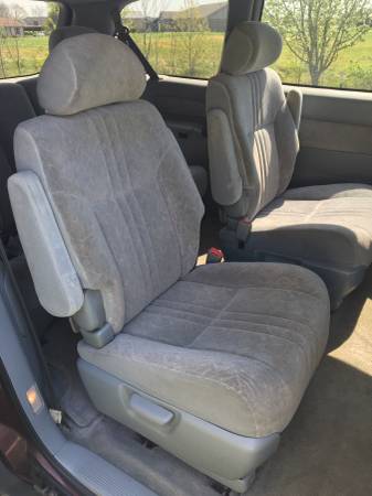 2000 Toyota Sienna LE! Cleanest for sale in Battle Ground, IN – photo 10