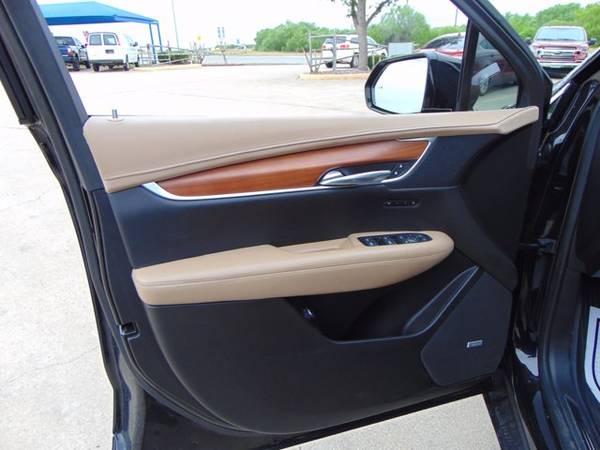 2019 Cadillac Xt5 Platinum AWD ( Mileage: 43, 107! for sale in Devine, TX – photo 4