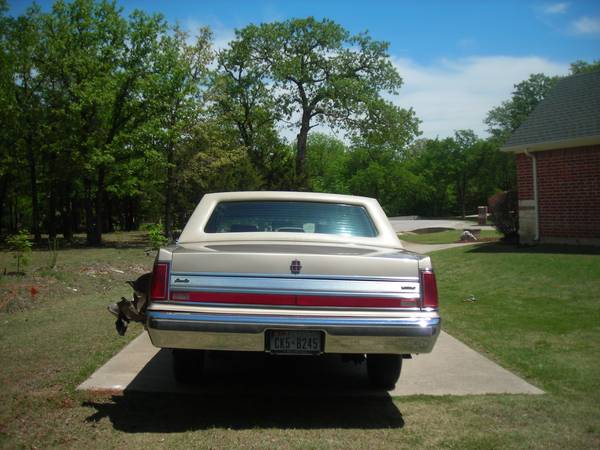 1988 Lincoln Town Car for sale for Parts for sale in Azle, TX – photo 4