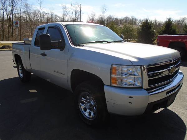 2011 CHEVY SILVERADO 4X4 - - by dealer - vehicle for sale in Elizabethtown, PA – photo 5