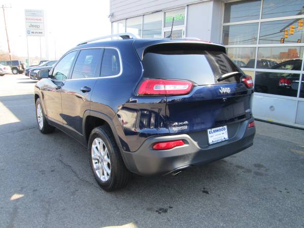 2016 jeep cherokee ltd 4cl 4wd great on gas - - by for sale in East Providence, RI – photo 3