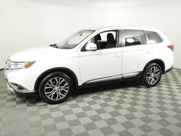 2017 Mitsubishi Outlander - cars & trucks - by dealer - vehicle... for sale in Inver Grove Heights, MN – photo 3