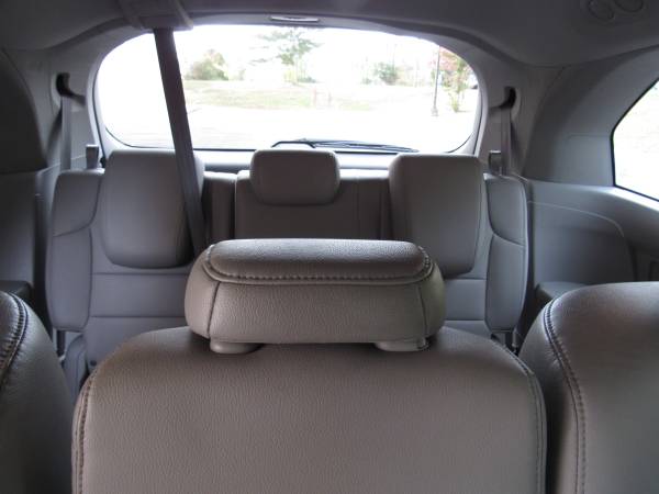 ** 2012 HONDA ODYSSEY EX-L * LEATHER * CLEAN ** - cars & trucks - by... for sale in Fort Oglethorpe, GA – photo 19