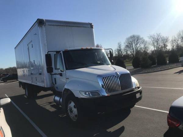 2012 international 4300 with sleeper 26ft box truck - cars & trucks... for sale in Louisville, KY – photo 5