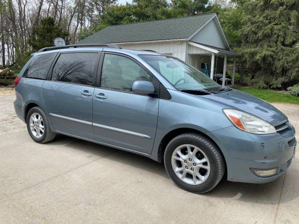 2004 Toyota Sienna XLE Limited for sale in Arlington, NE – photo 2