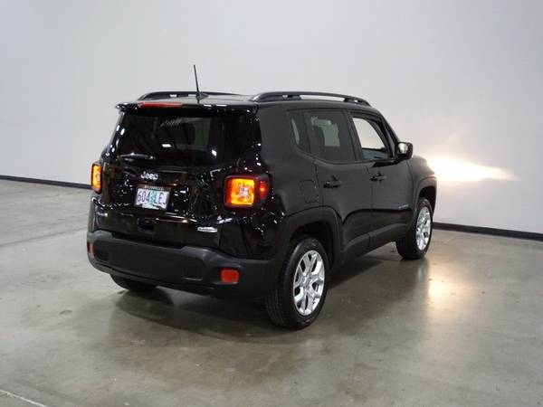 2018 Jeep Renegade 4x4 4WD Latitude SUV - - by dealer for sale in Wilsonville, OR – photo 5