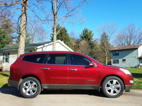 2009 CHEVY TRAVERSE LT AWD - cars & trucks - by owner - vehicle... for sale in Ontario, OH – photo 2