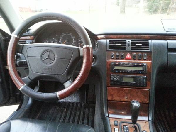 99 Mercedes Benz E320 4Matic 4WD HID Headlights Leather Moon... for sale in Lansing, MI – photo 12