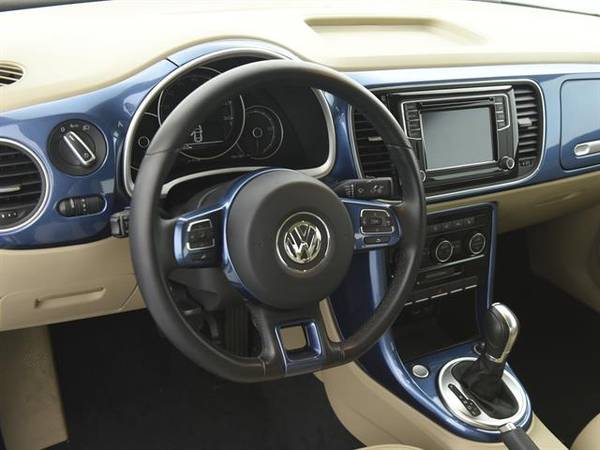 2018 VW Volkswagen Beetle 2.0T SE Hatchback 2D hatchback Blue - for sale in Memphis, TN – photo 2