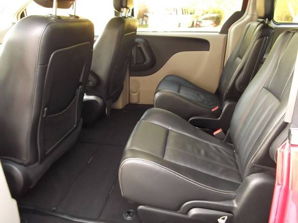 2014 Chrysler Town & Country Touring, Camera, DVD, Power Doors/Hatch!! for sale in Sanford, NC – photo 13