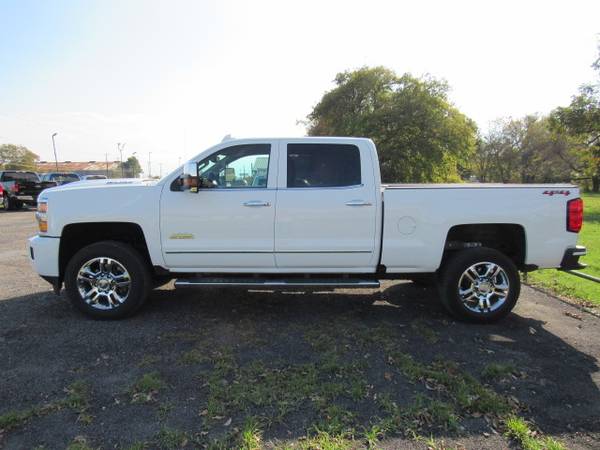 2019 Chevrolet 2500 High Country 4X4 - 1 Owner, 13,000 Miles, 6.6L -... for sale in Waco, TX – photo 2