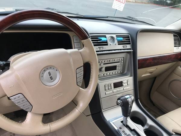 2006 Navigator 4dr 4WD 7 Passenger Luxury low miles ! with Soft... for sale in Sweet Home, OR – photo 8