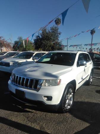 2013 jeep grand cherokee overland 4x4 HEMI,,two owners clean carfax... for sale in Glendale, AZ – photo 4