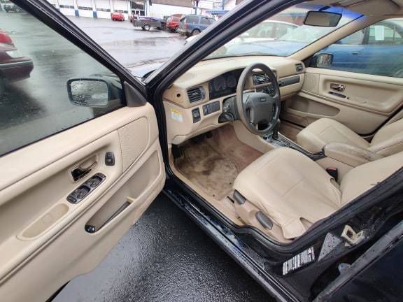 1998 Volvo V70 Wagon! Yakima racks, auto! runs good 170k miles -... for sale in Bellingham, WA – photo 2