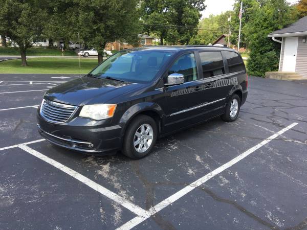 2011 Town & Country Limited for sale in Evansville, IN – photo 3