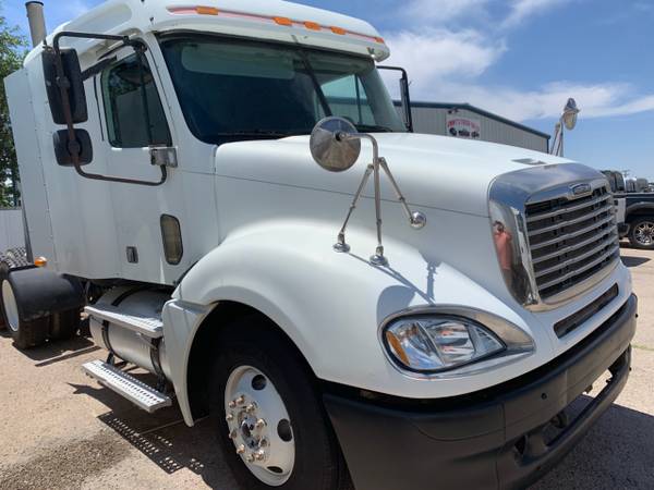 2006 FREIGHTLINER COLUMBIA FLAT ROOF W/SLEEPER for sale in Midland, TX – photo 3