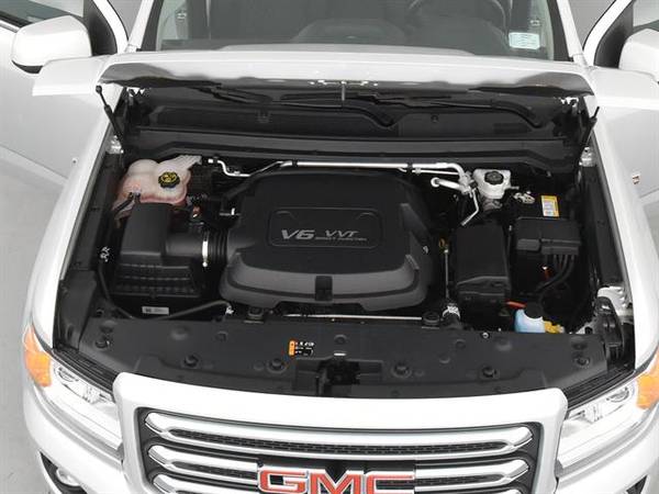 2016 GMC Canyon Crew Cab SLE Pickup 4D 5 ft pickup Silver - FINANCE for sale in Memphis, TN – photo 4