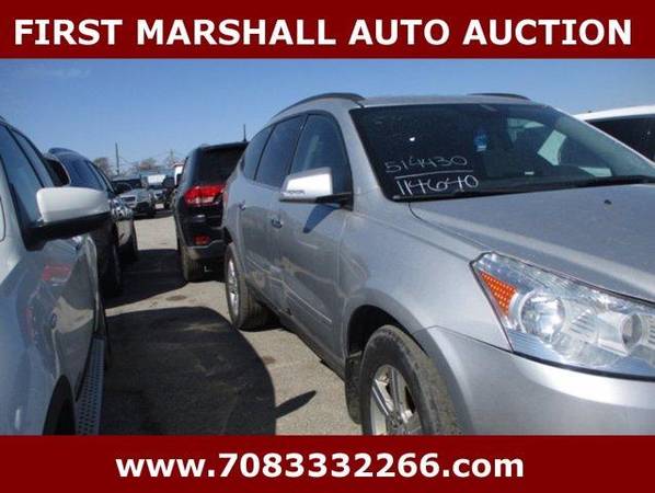2011 Chevrolet Chevy Traverse LT w/2LT - Auction Pricing - cars & for sale in Harvey, IL – photo 2