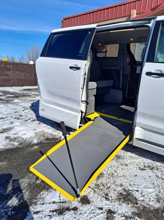 ADA Wheechair Accesible 2020 Toyota Sienna - - by for sale in Anchorage, AK – photo 5