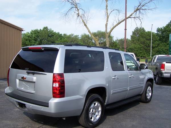 2010 CHEVROLET SUBURBAN 4X4 SUV 3RD ROW TV/DVD LOADED CLEAN RUST FREE for sale in Joliet, IL – photo 6