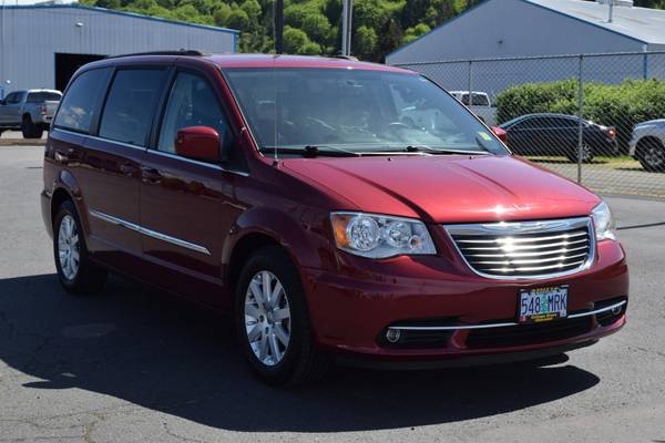 2016 Chrysler Town Country TOURING - - by dealer for sale in Cottage Grove, OR – photo 2