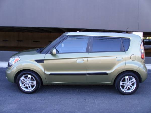 2010 KIA SOUL ! IMMACULATE CONDITION - - by dealer for sale in San Antonio, TX – photo 2