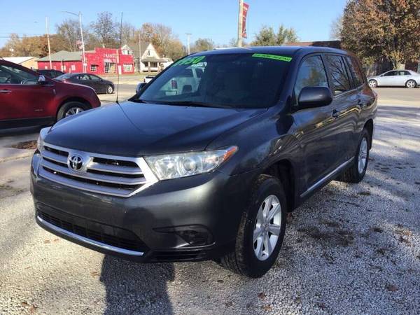 2012 Toyota Highlander AWD - cars & trucks - by dealer - vehicle... for sale in Fredonia, KS – photo 2