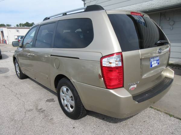 2007 Kia Sedona LX - Automatic/Third Row Seating/1 Owner - SALE!! for sale in Des Moines, IA – photo 8