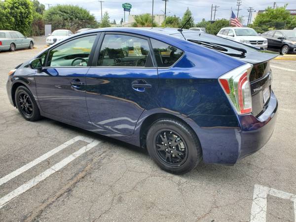 2013 Toyota Prius, great condition I will take monthly payments -... for sale in Northridge, CA – photo 2