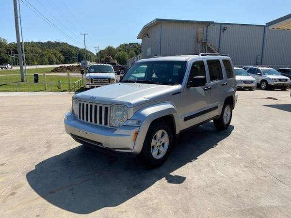 2010 Jeep Liberty RWD Sport FREE WARRANTY!!! **FREE CARFAX** - cars... for sale in Catoosa, AR – photo 2