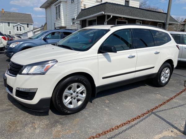 2014 CHEVY TRAVERSE AWD JUST DETAILED - - by for sale in warren, OH – photo 3